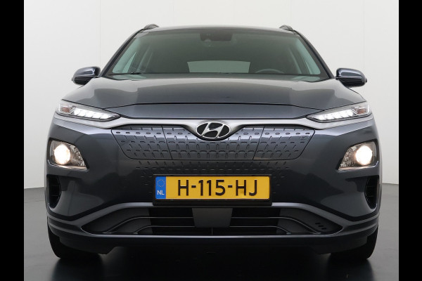 Hyundai Kona EV 64kWh Fase 3 Warmtepomp Adap.Cruise Camera Navi Ecc Apple Carplay Android Auto Pdc Krell®-Audio Fashion SOH 93% Dodehoek detector Rijstrooksensor Led Privacy Glas Keyless Lmv 17" 1e Eigenaar Origineel Nederlandse Auto