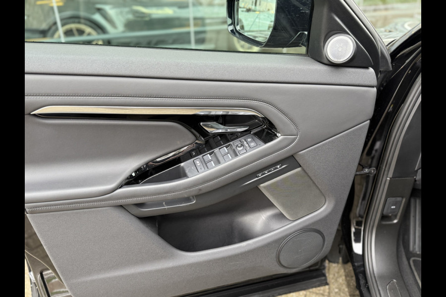 Land Rover Range Rover Evoque P300e AWD R-Dynamic HSE ** Panodak ** Trekhaak ** Meridian Surround ** Ventilatie ** 20inch