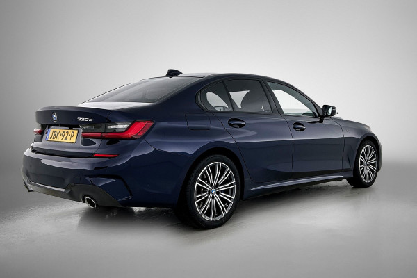 BMW 3-serie 330e High Executive M-Sportpakket (Dealer OnderH, Navi Pro, Camera, PDC V+A, Cruise Con, Etc)