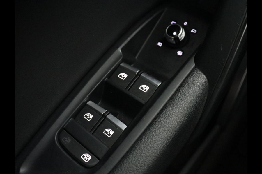 Audi Q5 55 TFSIe quattro S Line | Panoramadak | Adaptive cruise | 360 Camera | Virtual Cockpit | Half leder | Carplay | Full LED | Sportstoelen | Navigatie | PHEV | Plug In