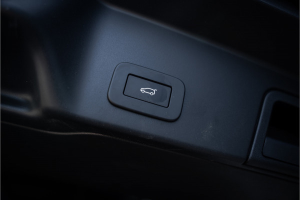 Land Rover Range Rover Evoque P300e PHEV AWD Dynamic SE ** Panodak ** Black Design ** Facelift model!