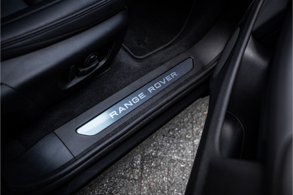 Land Rover Range Rover Evoque P300e PHEV AWD Dynamic SE ** Panodak ** Black Design ** Facelift model!