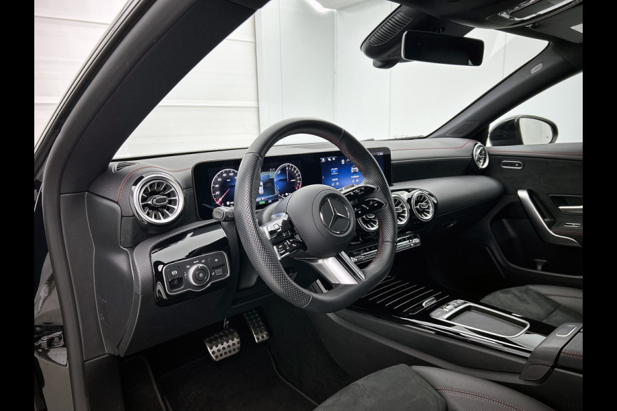 Mercedes-Benz CLA-Klasse Shooting Brake 250 e Star Edition AMG Line | Night Pakket | Sfeerverlichting | Ledkoplampen | Apple CarPlay | Keyless-Go | Inclusief 24 maanden MB Certified garantie voor Europa.