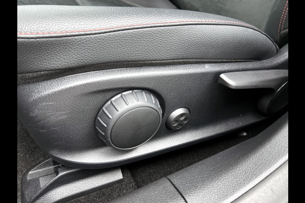 Mercedes-Benz CLA-Klasse Shooting Brake 250 e Star Edition AMG Line | Night Pakket | Sfeerverlichting | Ledkoplampen | Apple CarPlay | Keyless-Go | Inclusief 24 maanden MB Certified garantie voor Europa.