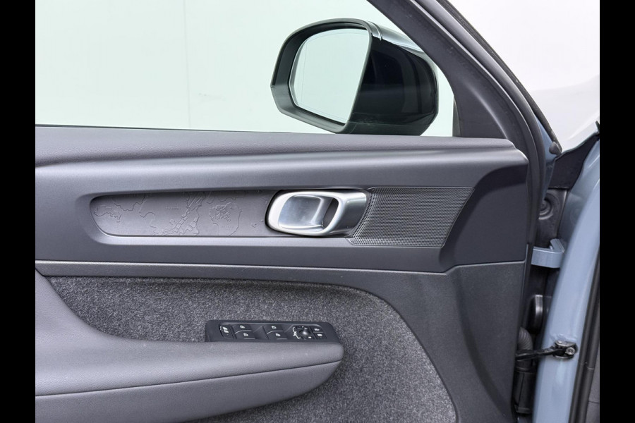 Volvo XC40 Recharge Core 70 kWh | ACHTERUITRIJCAMERA | APPLE CARPLAY | CRUISE CONTROL | DRAADLOZE TELEFOON LADER | RIJKLAARPRIJS INCL. 12 MND BOVAG GARANTIE