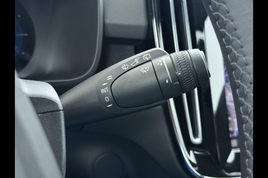 Volvo XC40 Recharge Core 70 kWh | ACHTERUITRIJCAMERA | APPLE CARPLAY | CRUISE CONTROL | DRAADLOZE TELEFOON LADER | RIJKLAARPRIJS INCL. 12 MND BOVAG GARANTIE