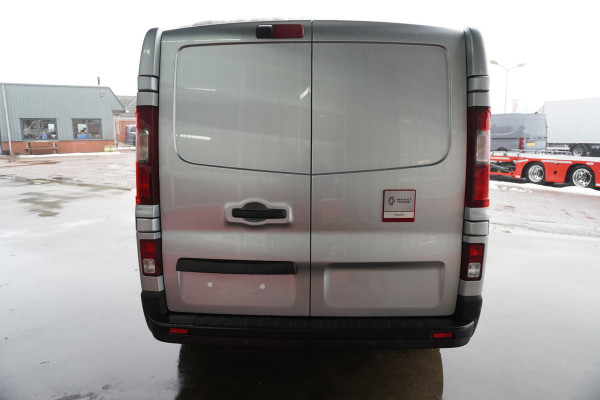 Renault Trafic 2.0 Blue dCi 130 T30 L2H1 Red Edition nr. v149 | Airco | Cruise | Apple CP + Android auto