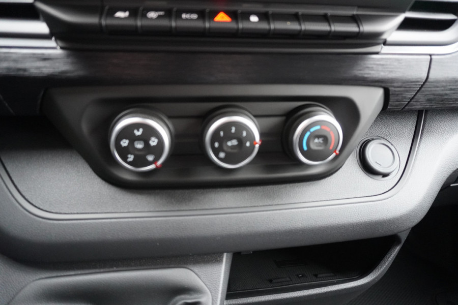 Renault Trafic 2.0 Blue dCi 130 T30 L2H1 Red Edition nr. v149 | Airco | Cruise | Apple CP + Android auto