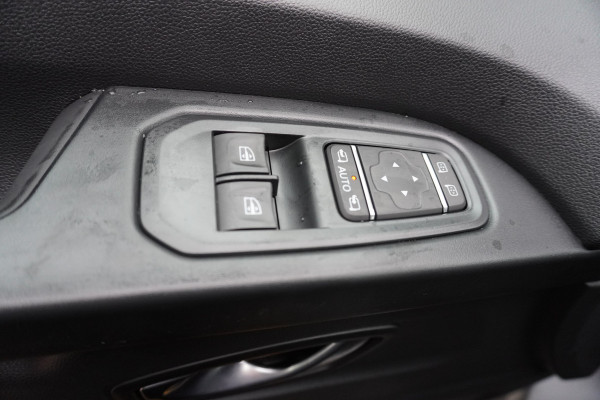 Renault Trafic 2.0 Blue dCi 130 T30 L2H1 Red Edition nr. v149 | Airco | Cruise | Apple CP + Android auto