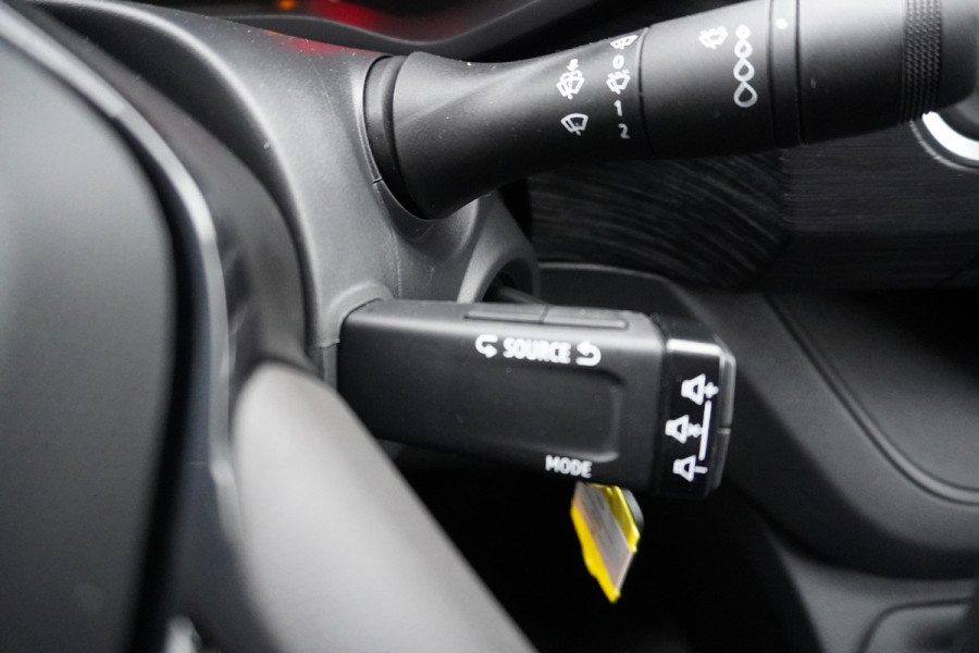 Renault Trafic 2.0 Blue dCi 130 T30 L2H1 Red Edition nr. v149 | Airco | Cruise | Apple CP + Android auto