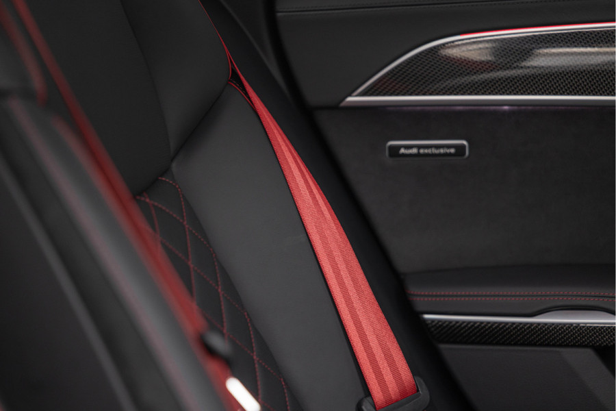 Audi S8 4.0 TFSI 571pk Quattro Keramisch B&O Advanced Nachtzicht RSE Carbon 4-Wielsturing