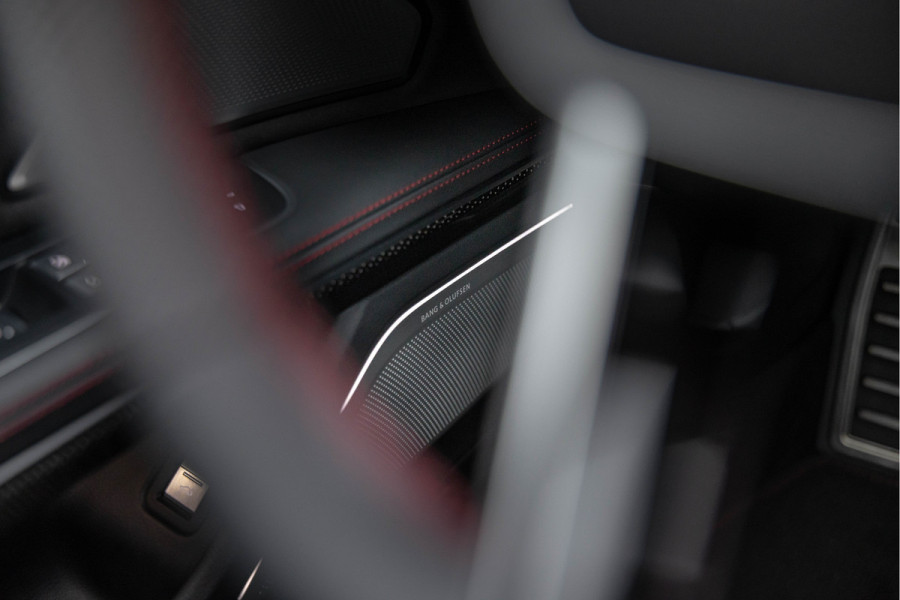 Audi S8 4.0 TFSI 571pk Quattro Keramisch B&O Advanced Nachtzicht RSE Carbon 4-Wielsturing
