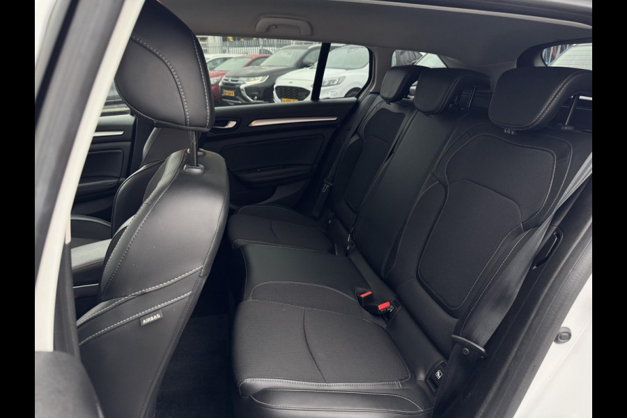Renault Mégane Estate 1.3 TCe 140 EDC Equilibre CARPLAY | PDC | LMV 1/2 LEDER