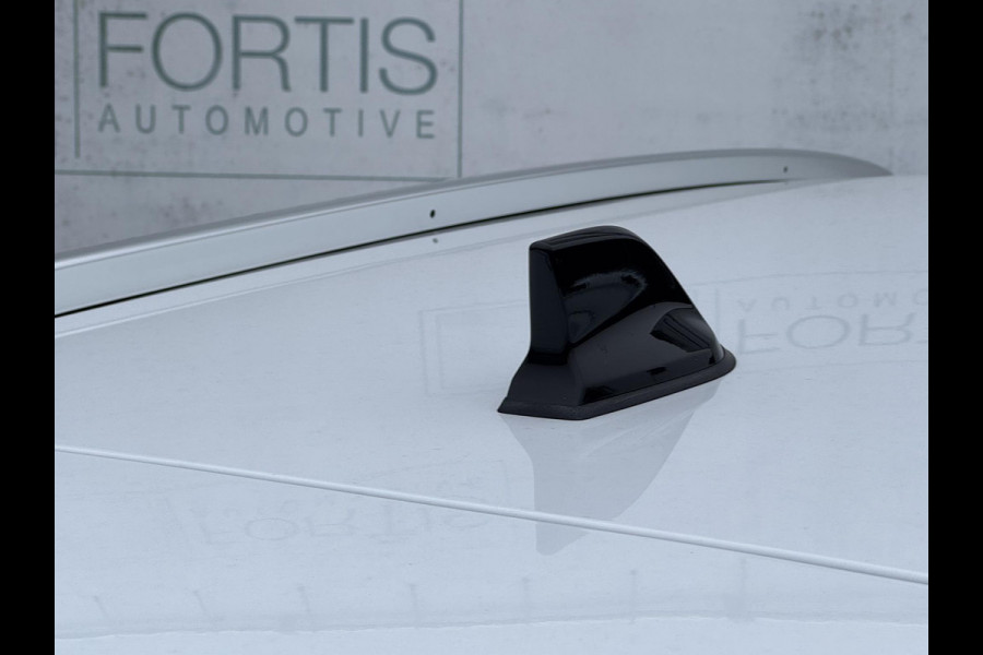 Renault Mégane Estate 1.3 TCe 140 EDC Equilibre CARPLAY | PDC | LMV 1/2 LEDER