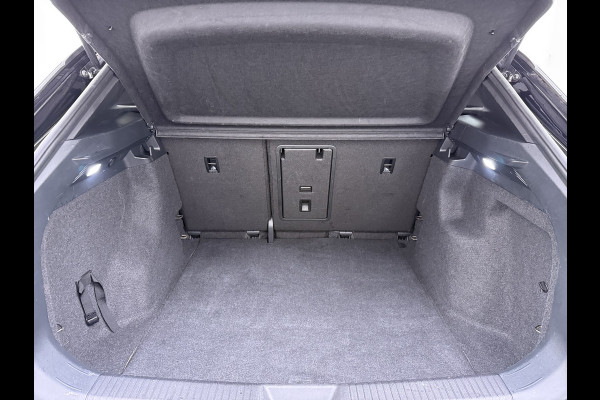 Volkswagen ID.4 204PK First 77kWh SOH 90% Leer/Alcantara Adap.Cruise Camera Apple Carplay Android Navi Ecc Pdc-a+v Lmv 20" Stoel+Stuurverwarming Led Bordherkenning Voor-Klimatisering Semi-Autopilot App-Connect E-sound Front-Assist Origineel Nederlandse Auto