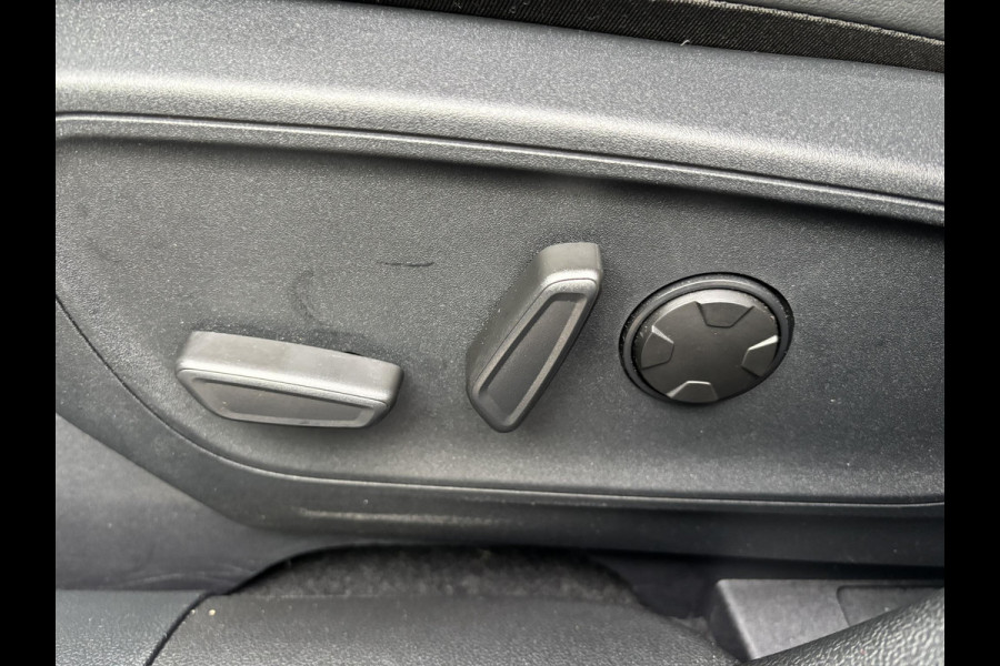 Ford Kuga 2.5 PHEV ST-Line X 243pk | Driver Assistance pack | Panoramadak | 18 inch Licht metaal | Winterpack | Technology Pack | 2.100kg Trekgewicht | Verlengde Fabrieksgarantie tot 09-2028