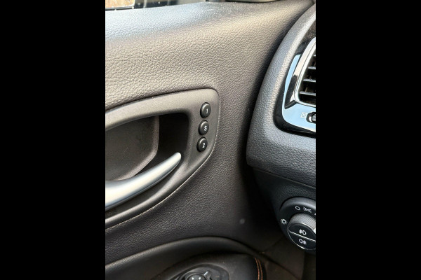 Jeep Compass 1.4 MultiAir Opening Edition Plus | Leder | Beats Audio | Stoel- & Stuurverwarming | Navigatie | Elek. Verstelbare Stoelen | Xenon |