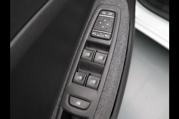 Renault ZOE R135 Intens 52 kWh Camera | Cruise | Navi | Parkeersens. v+a | Stoel-/stuurverw.