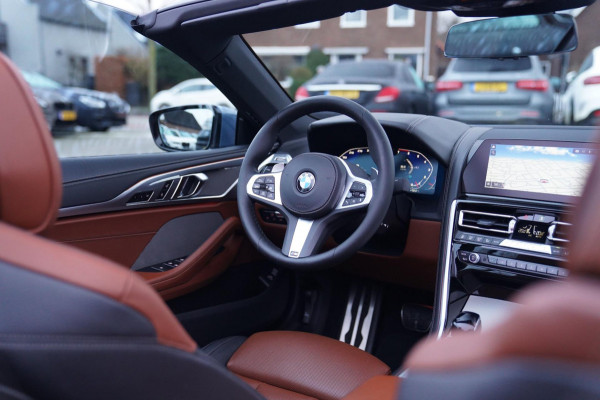 BMW 8 Serie M850i xDrive High Executive | Harman Kardon | Barcelona Blau | Adaptieve cruise | Laser LED | HuD | Stoelventilatie |