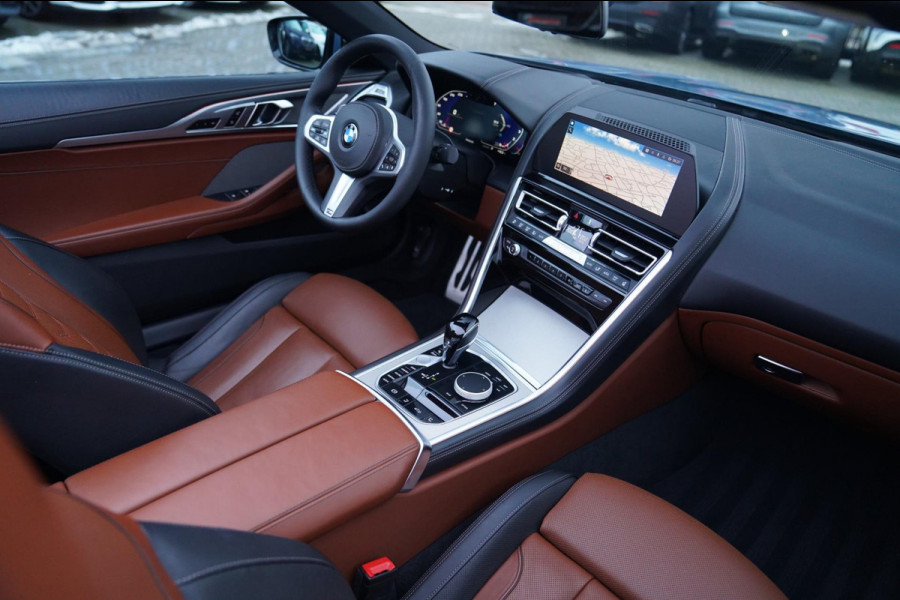 BMW 8 Serie M850i xDrive High Executive | Harman Kardon | Barcelona Blau | Adaptieve cruise | Laser LED | HuD | Stoelventilatie |