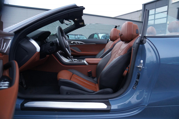 BMW 8 Serie M850i xDrive High Executive | Harman Kardon | Barcelona Blau | Adaptieve cruise | Laser LED | HuD | Stoelventilatie |