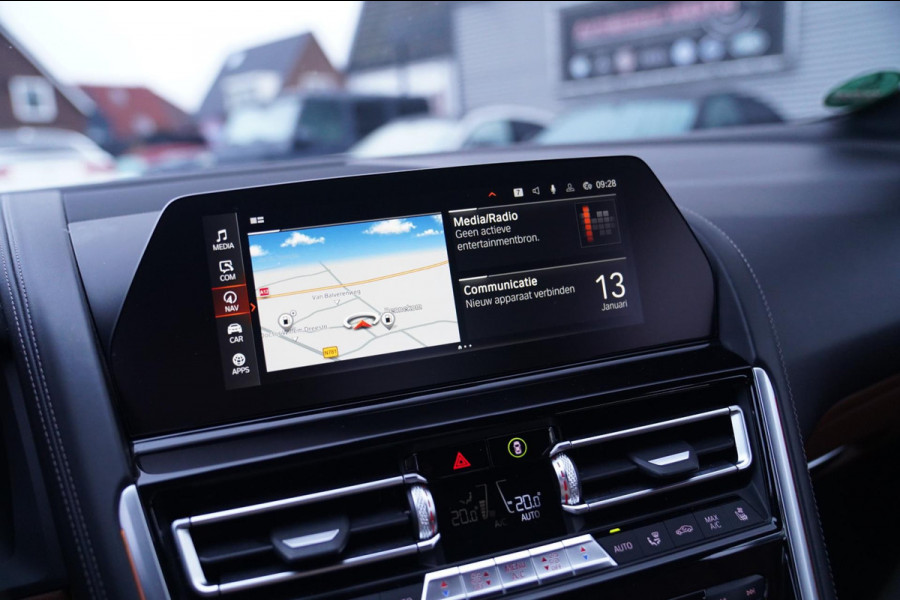 BMW 8 Serie M850i xDrive High Executive | Harman Kardon | Barcelona Blau | Adaptieve cruise | Laser LED | HuD | Stoelventilatie |