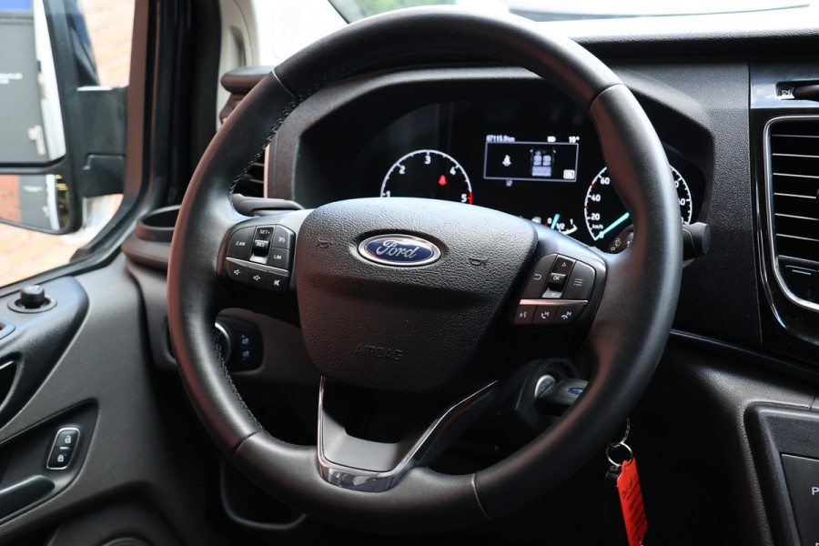Ford Transit Custom 300 2.0 TDCI L2H1 Limited DC | Dubbel Cabine | CarPlay | Camera | Navigatie | L+R Schuifdeur | Stoelverwarming | DAB | PDC V+A | MF Stuur | 5-Zitter | Nieuwe APK | Dealer onderhouden | NAP Logisch | NL Auto