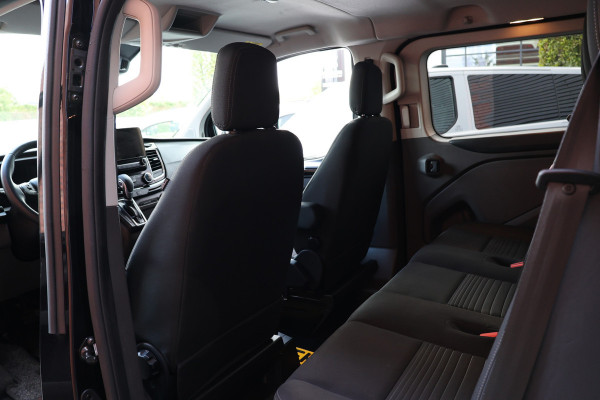 Ford Transit Custom 300 2.0 TDCI L2H1 Limited DC | Dubbel Cabine | CarPlay | Camera | Navigatie | L+R Schuifdeur | Stoelverwarming | DAB | PDC V+A | MF Stuur | 5-Zitter | Nieuwe APK | Dealer onderhouden | NAP Logisch | NL Auto