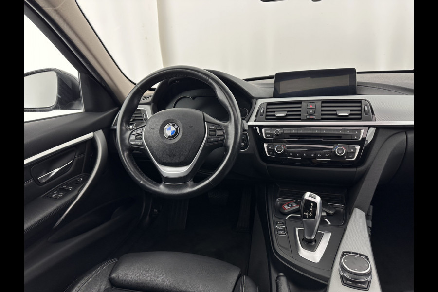 BMW 3 Serie Touring 320d EDE Executive Aut. *PANO | LEATHER | FULL-LED | DIGI-COCKPIT | HEATED-SPORTSEATS | NAVI-FULLMAP | PRIVACY-GLASS | ECC | KEYLESS | LANE-ASSIST | PDC | CRUISE | TOWBAR | 18''ALU*