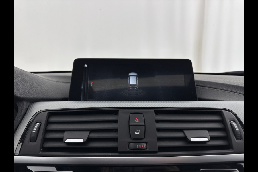 BMW 3 Serie Touring 320d EDE Executive Aut. *PANO | LEATHER | FULL-LED | DIGI-COCKPIT | HEATED-SPORTSEATS | NAVI-FULLMAP | PRIVACY-GLASS | ECC | KEYLESS | LANE-ASSIST | PDC | CRUISE | TOWBAR | 18''ALU*