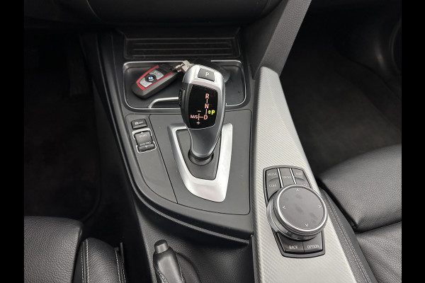 BMW 3 Serie Touring 320d EDE Executive Aut. *PANO | LEATHER | FULL-LED | DIGI-COCKPIT | HEATED-SPORTSEATS | NAVI-FULLMAP | PRIVACY-GLASS | ECC | KEYLESS | LANE-ASSIST | PDC | CRUISE | TOWBAR | 18''ALU*