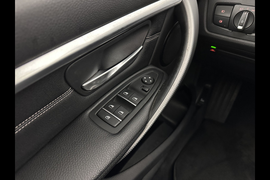 BMW 3 Serie Touring 320d EDE Executive Aut. *PANO | LEATHER | FULL-LED | DIGI-COCKPIT | HEATED-SPORTSEATS | NAVI-FULLMAP | PRIVACY-GLASS | ECC | KEYLESS | LANE-ASSIST | PDC | CRUISE | TOWBAR | 18''ALU*