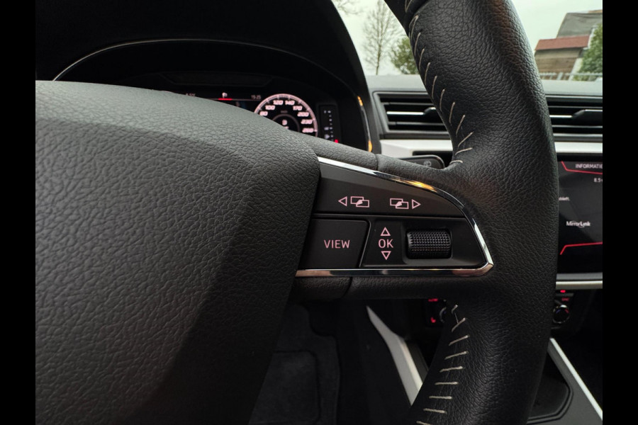 Seat Arona 1.0 TSI Xcellence Business Intense TREKHAAK / VIRT. COCKP / CAMERA / CARPLAY / ECC / STOELV / KEYLESS / LED / WARN SPOT