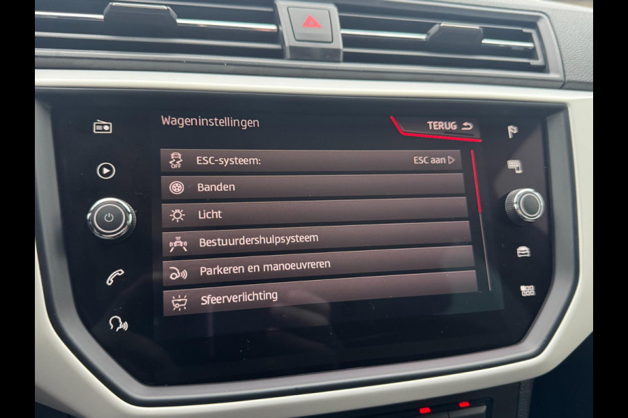Seat Arona 1.0 TSI Xcellence Business Intense TREKHAAK / VIRT. COCKP / CAMERA / CARPLAY / ECC / STOELV / KEYLESS / LED / WARN SPOT