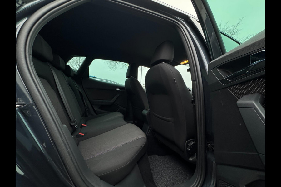 Seat Arona 1.0 TSI Xcellence Business Intense TREKHAAK / VIRT. COCKP / CAMERA / CARPLAY / ECC / STOELV / KEYLESS / LED / WARN SPOT