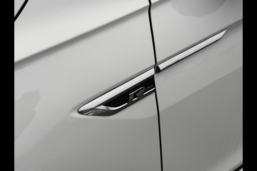 Volkswagen Tiguan 1.5 TSI R-Line | Panoramadak | Adaptive Cruise Control | Camera | Digitale Dashboard | Elektrische Trekhaak |