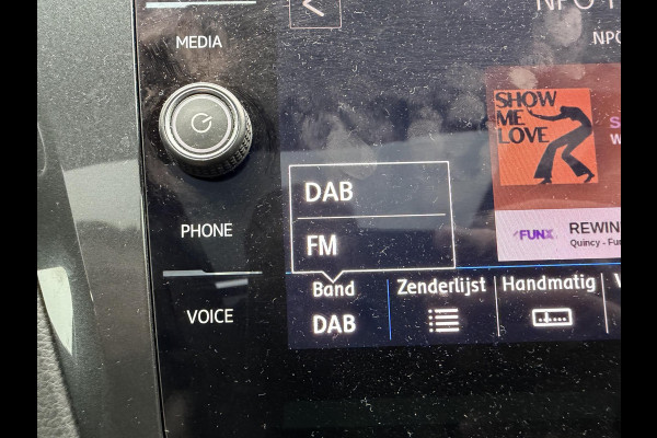 Volkswagen Tiguan 1.5 TSI R-Line | Panoramadak | Adaptive Cruise Control | Camera | Digitale Dashboard | Elektrische Trekhaak |