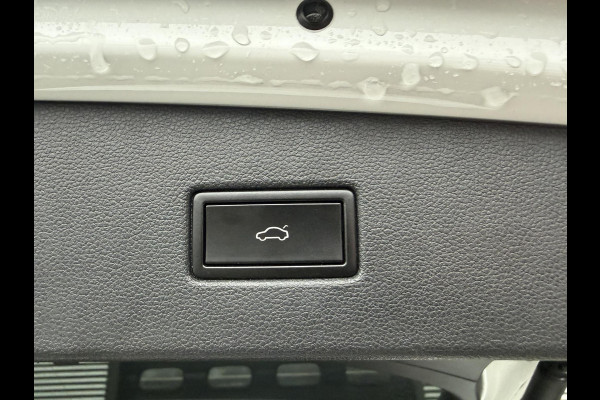 Volkswagen Tiguan 1.5 TSI R-Line | Panoramadak | Adaptive Cruise Control | Camera | Digitale Dashboard | Elektrische Trekhaak |