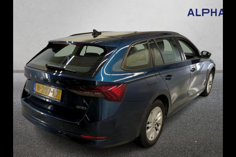 Škoda Octavia Combi 1.0 e-TSI Business Edition Navigatie Apple Carplay/Android Auto Parkeersensoren Adaptive Cruise Control Virtual Cockpit Full Led Climate Control Lichtmetalen velgen