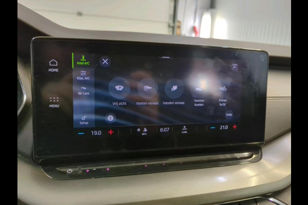Škoda Octavia Combi 1.0 e-TSI Business Edition Navigatie Apple Carplay/Android Auto Parkeersensoren Adaptive Cruise Control Virtual Cockpit Full Led Climate Control Lichtmetalen velgen
