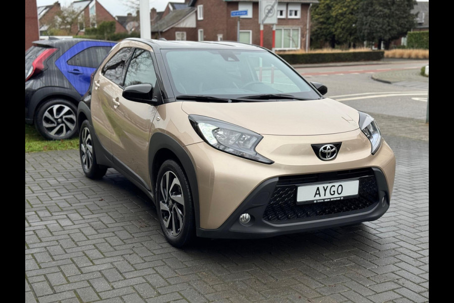 Toyota Aygo X 1.0 VVT-i Automaat Pulse | Stoelverwarming, Airconditioning, Apple CarPlay/Android Auto, Bi-Tone, 17 inch Lichtmetalen velgen