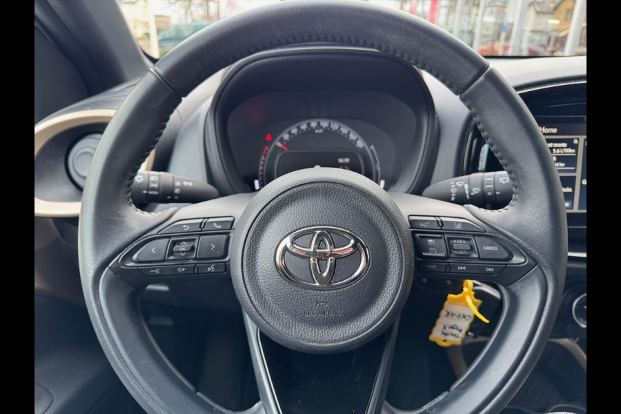 Toyota Aygo X 1.0 VVT-i Automaat Pulse | Stoelverwarming, Airconditioning, Apple CarPlay/Android Auto, Bi-Tone, 17 inch Lichtmetalen velgen