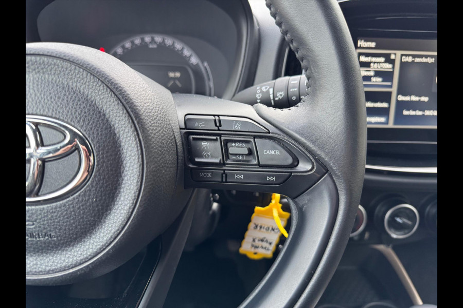 Toyota Aygo X 1.0 VVT-i Automaat Pulse | Stoelverwarming, Airconditioning, Apple CarPlay/Android Auto, Bi-Tone, 17 inch Lichtmetalen velgen