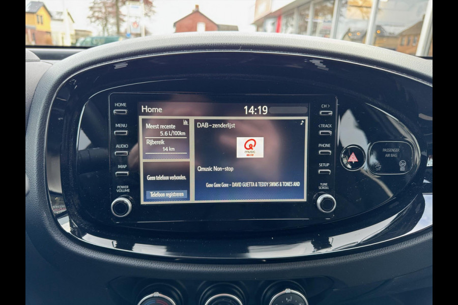 Toyota Aygo X 1.0 VVT-i Automaat Pulse | Stoelverwarming, Airconditioning, Apple CarPlay/Android Auto, Bi-Tone, 17 inch Lichtmetalen velgen