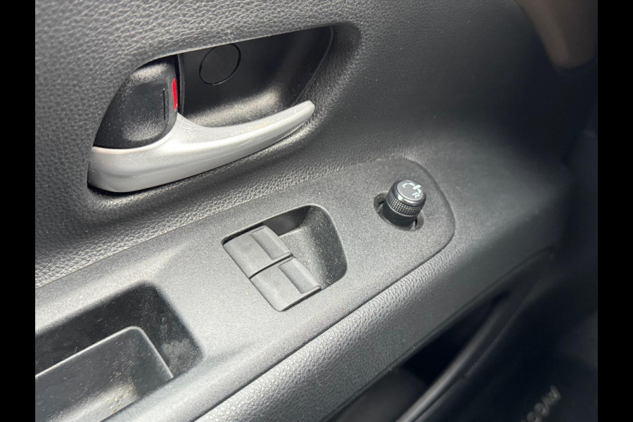 Toyota Aygo X 1.0 VVT-i Automaat Pulse | Stoelverwarming, Airconditioning, Apple CarPlay/Android Auto, Bi-Tone, 17 inch Lichtmetalen velgen