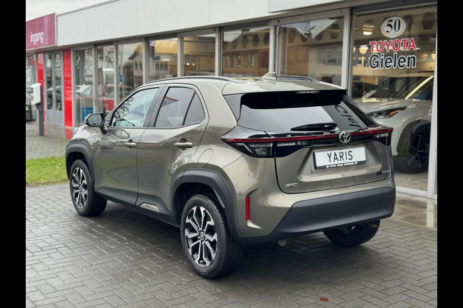 Toyota Yaris Cross 1.5 Hybrid 130PK First Edition | Stoel + Stuurverwarming, Keyless, 17inch, CarPlay, Groot scherm, Oxyde Bronze