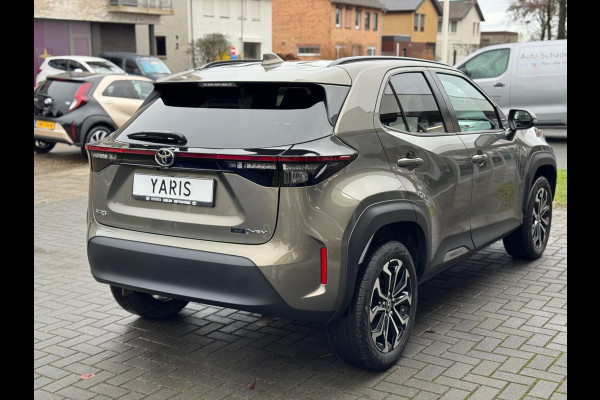 Toyota Yaris Cross 1.5 Hybrid 130PK First Edition | Stoel + Stuurverwarming, Keyless, 17inch, CarPlay, Groot scherm, Oxyde Bronze