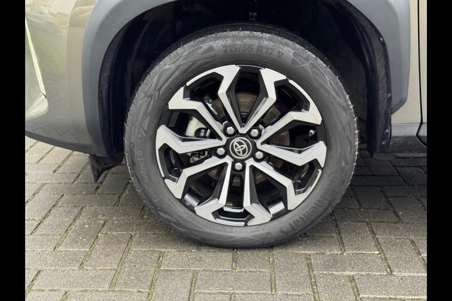 Toyota Yaris Cross 1.5 Hybrid 130PK First Edition | Stoel + Stuurverwarming, Keyless, 17inch, CarPlay, Groot scherm, Oxyde Bronze