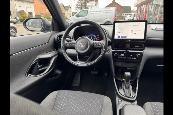 Toyota Yaris Cross 1.5 Hybrid 130PK First Edition | Stoel + Stuurverwarming, Keyless, 17inch, CarPlay, Groot scherm, Oxyde Bronze
