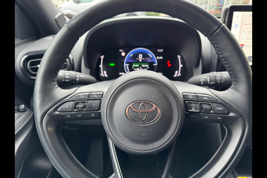 Toyota Yaris Cross 1.5 Hybrid 130PK First Edition | Stoel + Stuurverwarming, Keyless, 17inch, CarPlay, Groot scherm, Oxyde Bronze